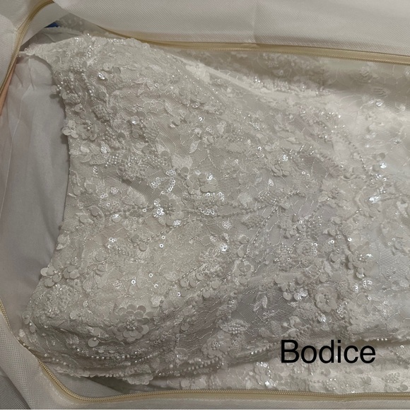 Luxe Privee Elise Gown (Equivalent to a misses 14 in standard clothing) - Picture 6 of 9